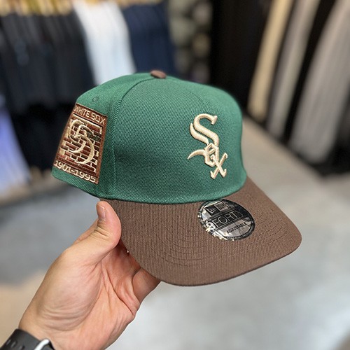 کلاه اسنپ بک نیو ارا (NEWERA SOX SNAPBACK) (تنظیم سایز دار) رنگ سبز و قهوه ای طلایی